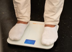 weighing yourself daily can help you lose weight